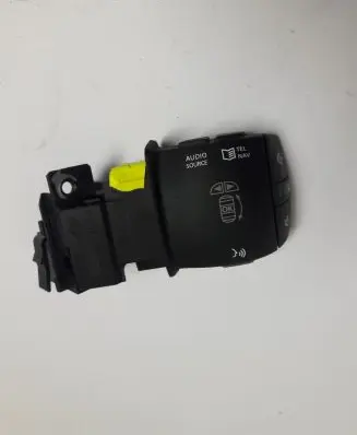 Multifunctional control switch/knob