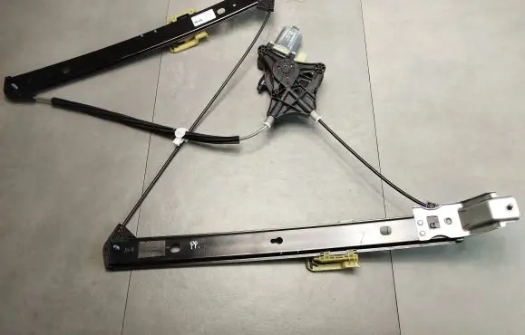 Audi Q3 F3 Front door electric window regulator 83A837462
