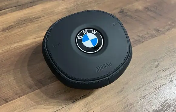 BMW M5 F90 Steering wheel airbag 32307855724