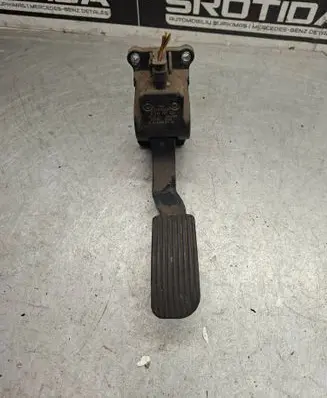Mercedes-Benz Sprinter W906 Accelerator throttle pedal A9063000404 0280755023