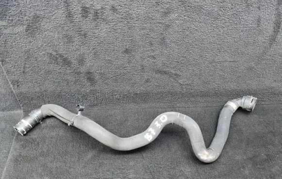 Audi A4 S4 B7 8E 8H Engine coolant pipe/hose 8E0121109N