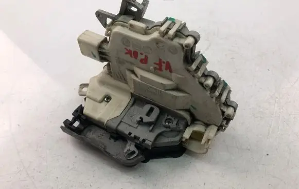 Audi Q5 SQ5 Coupe door lock (next to the handle) 8J1837015C