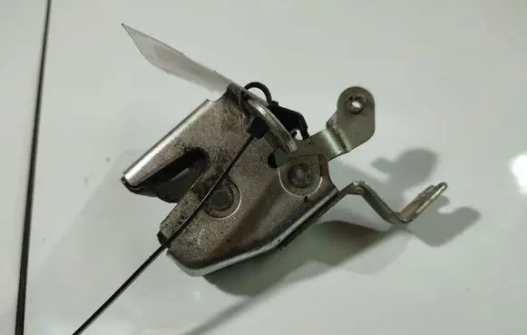 Tailgate/trunk/boot lock/catch/latch