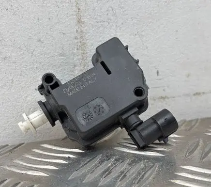 Opel Astra J Fuel tank cap lock motor 13348741 171804