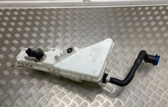 Volvo XC60 Windshield washer fluid reservoir/tank 31699968 31699969