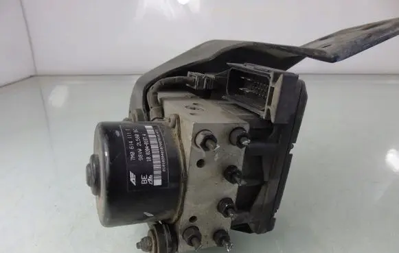 Volkswagen Sharan ABS Pump 7M0614111T