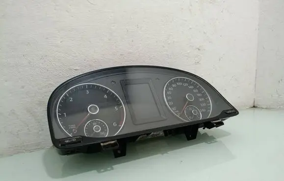 Volkswagen Caddy Speedometer (instrument cluster) 3219792