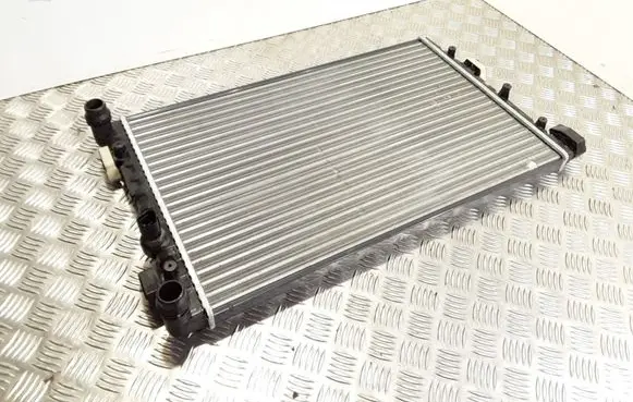 Skoda Roomster (5J) Coolant radiator 99000936 8MK376717 8MK376704