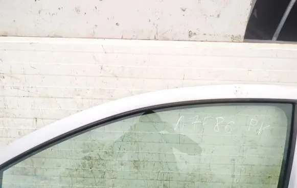 Citroen C2 Front door window glass four-door