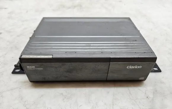 Nissan Navara D22 CD/DVD changer 051722877 0306101