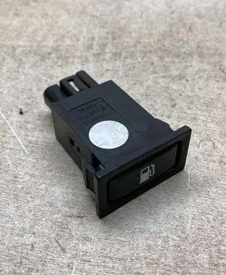 Toyota Avensis T250 Fuel tank opening switch 156795