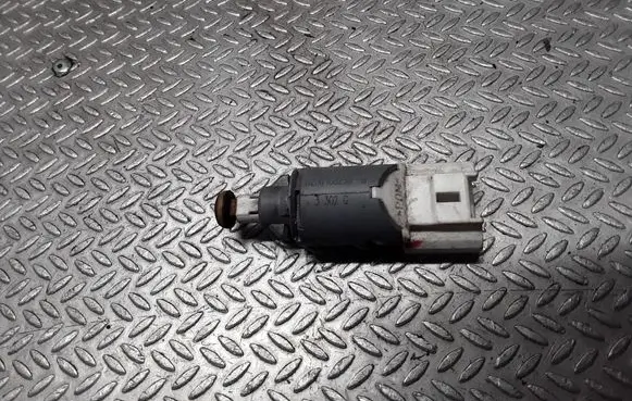 Renault Megane II Brake pedal sensor switch 8200168238B