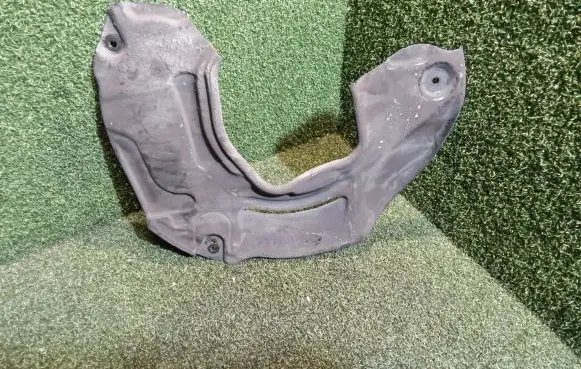 Mercedes-Benz S W222 Front brake disc dust cover plate A2224211020
