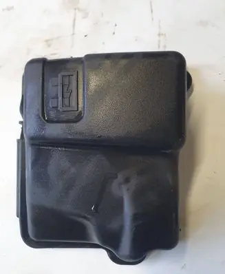 Peugeot 207 Fuse box cover 9657287180