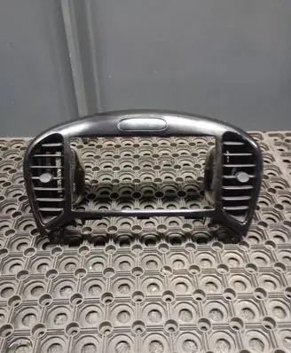 Nissan Juke I F15 Dash center air vent grill 687501KE0A X12CCPMCTRRH
