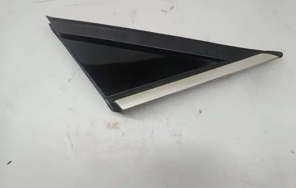 Peugeot 5008 Front door glass trim molding 96859482XT 96859484XY