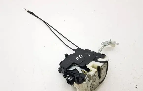 Mitsubishi Outlander Front door lock