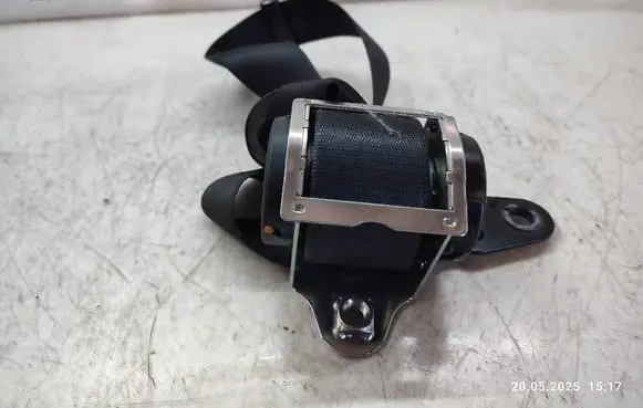 Mini Cooper Countryman R60 Front seatbelt 617059700B