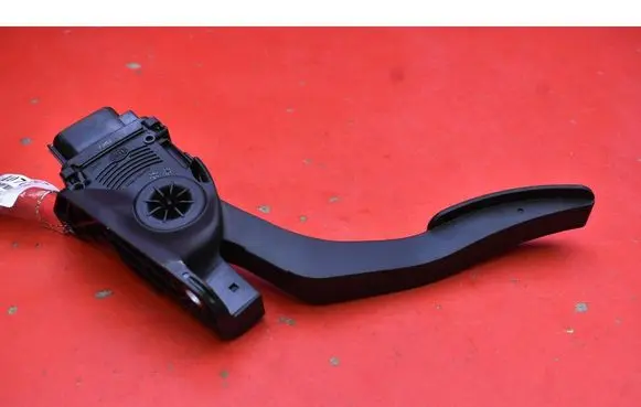 Ford B-MAX Accelerator throttle pedal 8V219F836AB