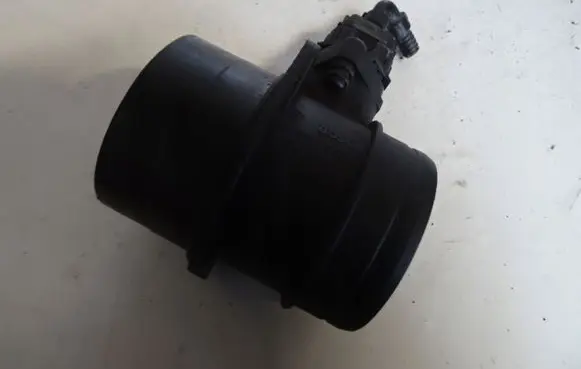 KIA Sorento Mass air flow meter 0281002554