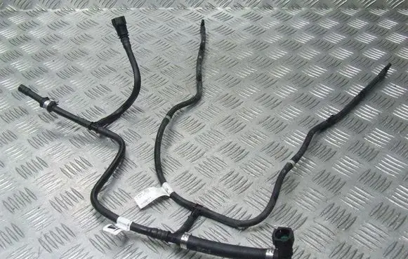 Maserati Quattroporte Fuel return line/hose 41302037F