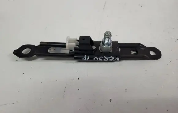 Toyota Verso Seat belt height adjuster 