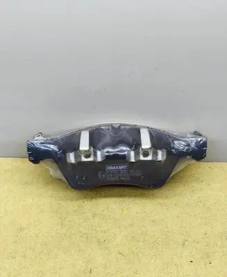 Mercedes-Benz ML W164 Brake pads (front) A13132QG02 PD3629A1019 0002G0L001