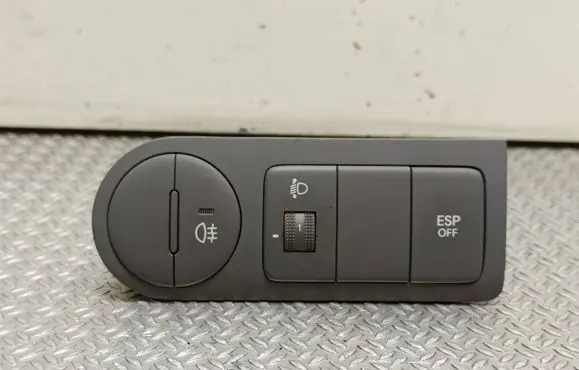 Hyundai H-1, Starex, Satellite Light switch 933104H000