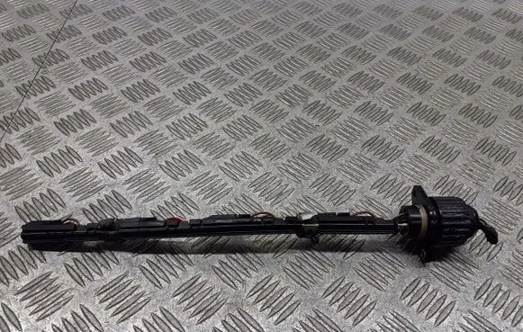 Volkswagen PASSAT B6 Fuel injector wires 038941803