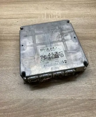 Toyota Corolla E120 E130 Engine control unit/module ECU 8966602320
