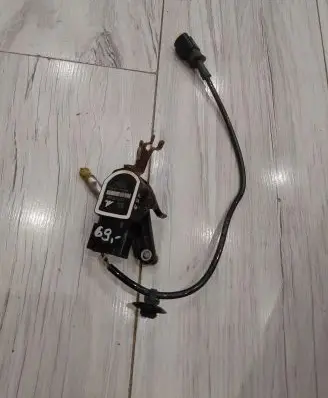 Headlight/headlamp level sensor