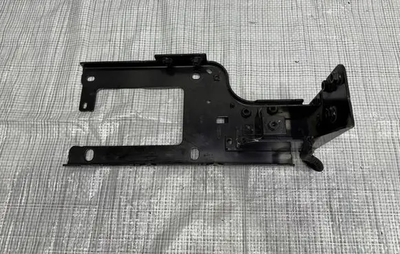 Land Rover Range Rover Evoque L551 Radiator mount bracket K8D2-8227-AC