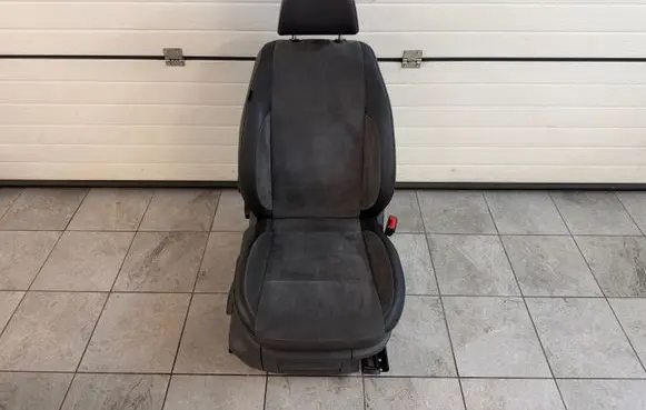 Volkswagen Amarok Front passenger seat 