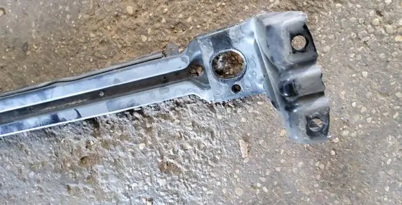 Dodge Challenger Radiator mount bracket 