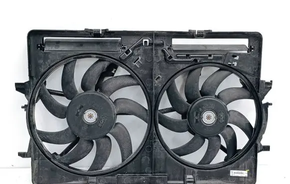 Audi Q5 SQ5 8R Radiator cooling fan shroud 8K0121003AE