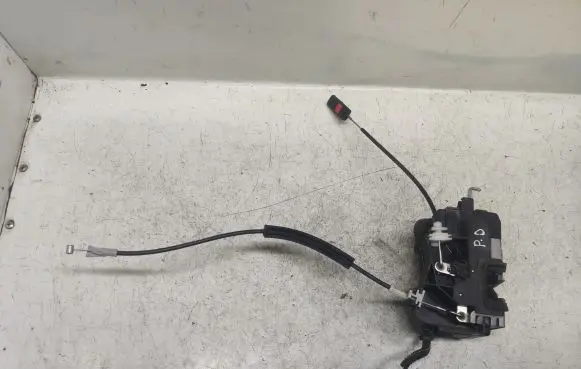 Opel Signum Front door lock