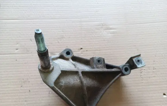 Renault Kangoo I Gearbox mounting bracket 8200068265