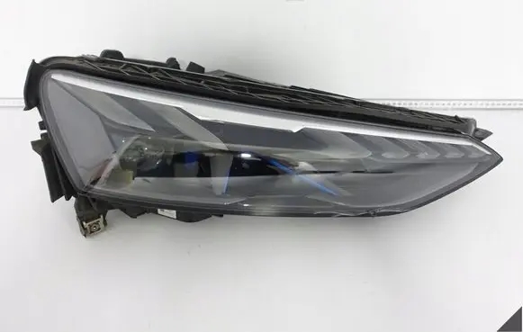 Audi e-tron Headlight/headlamp 4J3941086