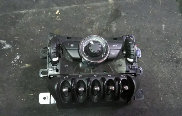 Mini Cooper Countryman R60 Climate control unit 9807982