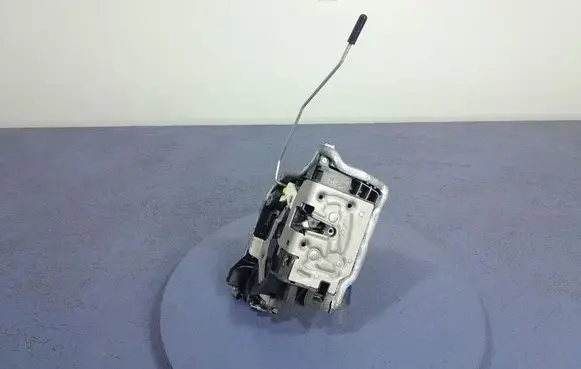 BMW X5 E53 Front door lock 9464890