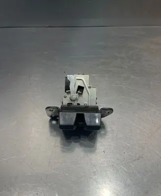 KIA Ceed Loading door lock 312301H000