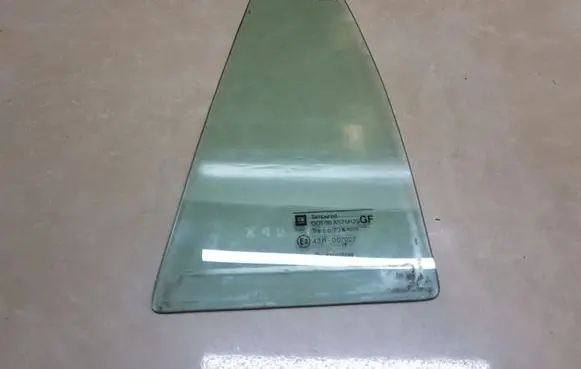 Opel Astra G Rear door window glass