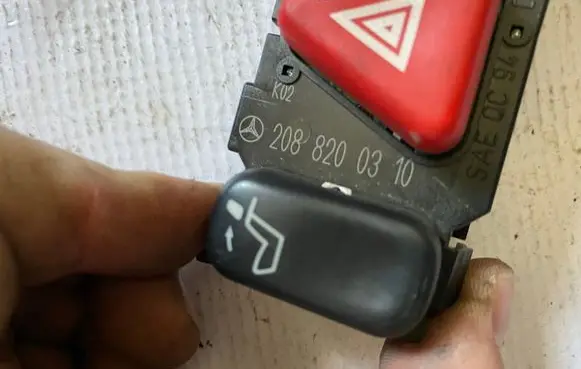 Mercedes-Benz E W210 Hazard light switch A2088200310 2088200310