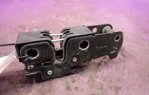Seat Leon (1P) Engine bonnet/hood lock/catch 