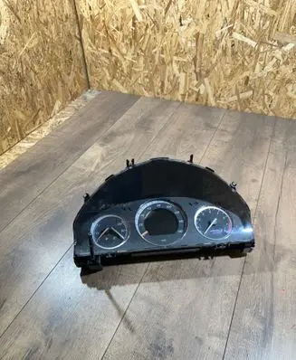 Mercedes-Benz C W204 Speedometer (instrument cluster) A2045402848 A2045401511