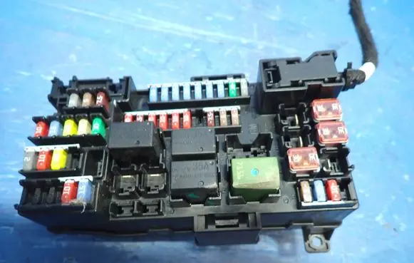 Opel Mokka Fuse box set 2109261-2 GS2MC020440