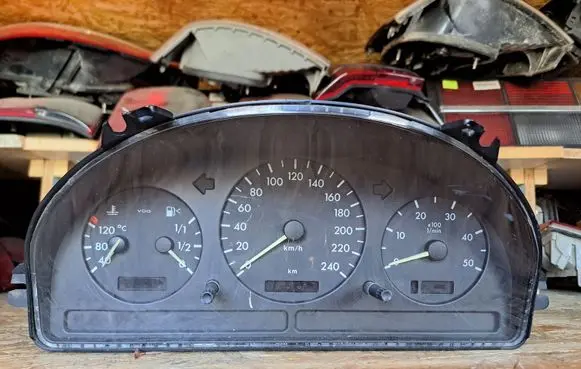 Mercedes-Benz ML W163 Speedometer (instrument cluster) A1635404011 0102123841260