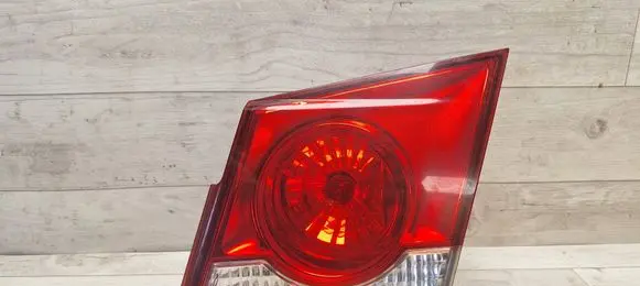Chevrolet Cruze Tailgate rear/tail lights 