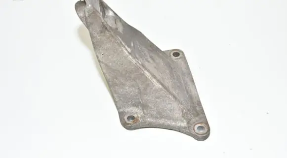 BMW 7 E65 E66 Engine mounting bracket 6754616