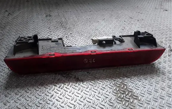 Nissan X-Trail T30 Third/center stoplight